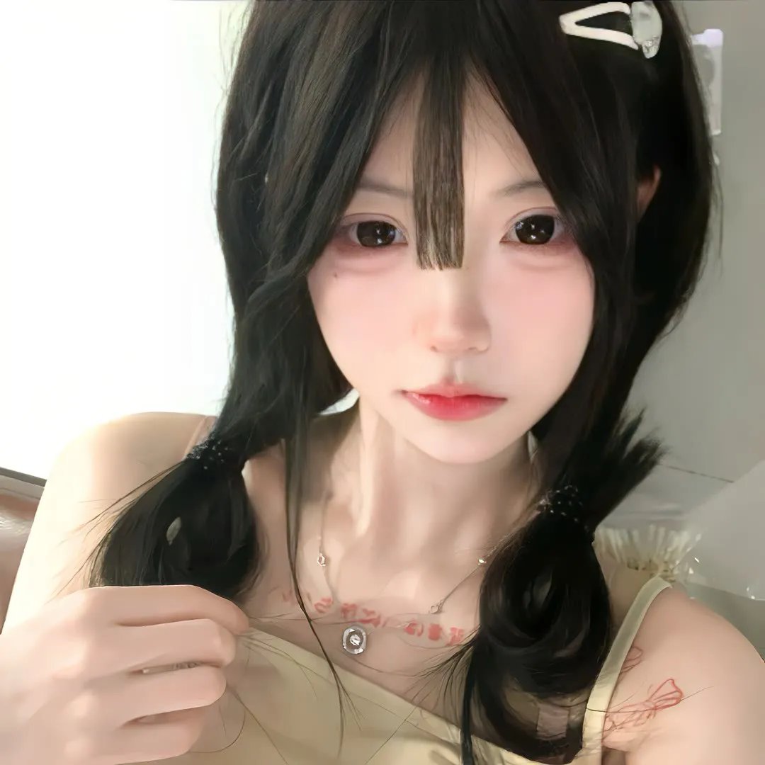 神圣性女海报