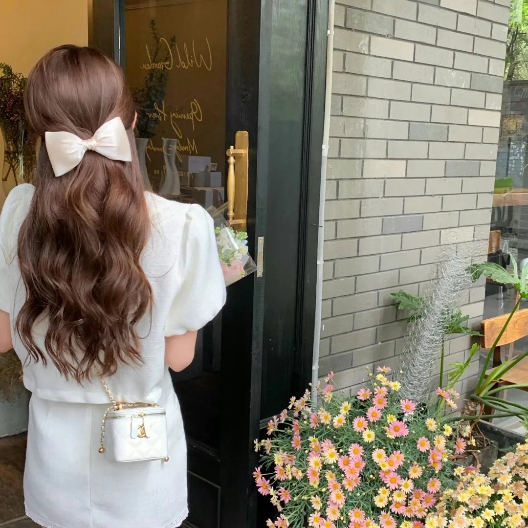 新人炼金术师的店铺经营海报
